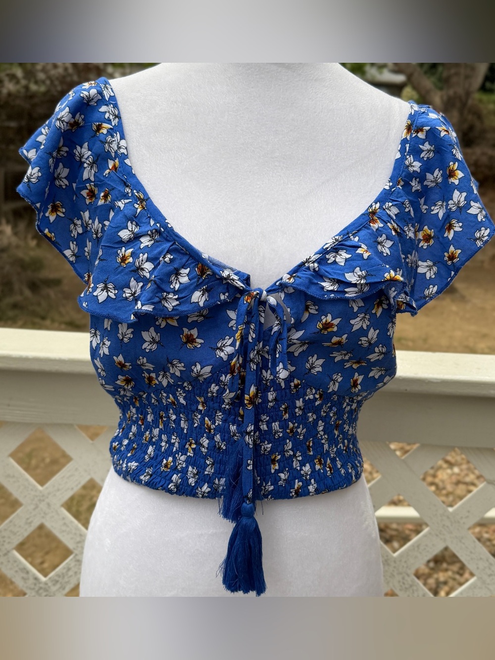 BOG Collective Blue Floral‎ Cropped Top Women M Cowgirl Cottagecore Whimsical